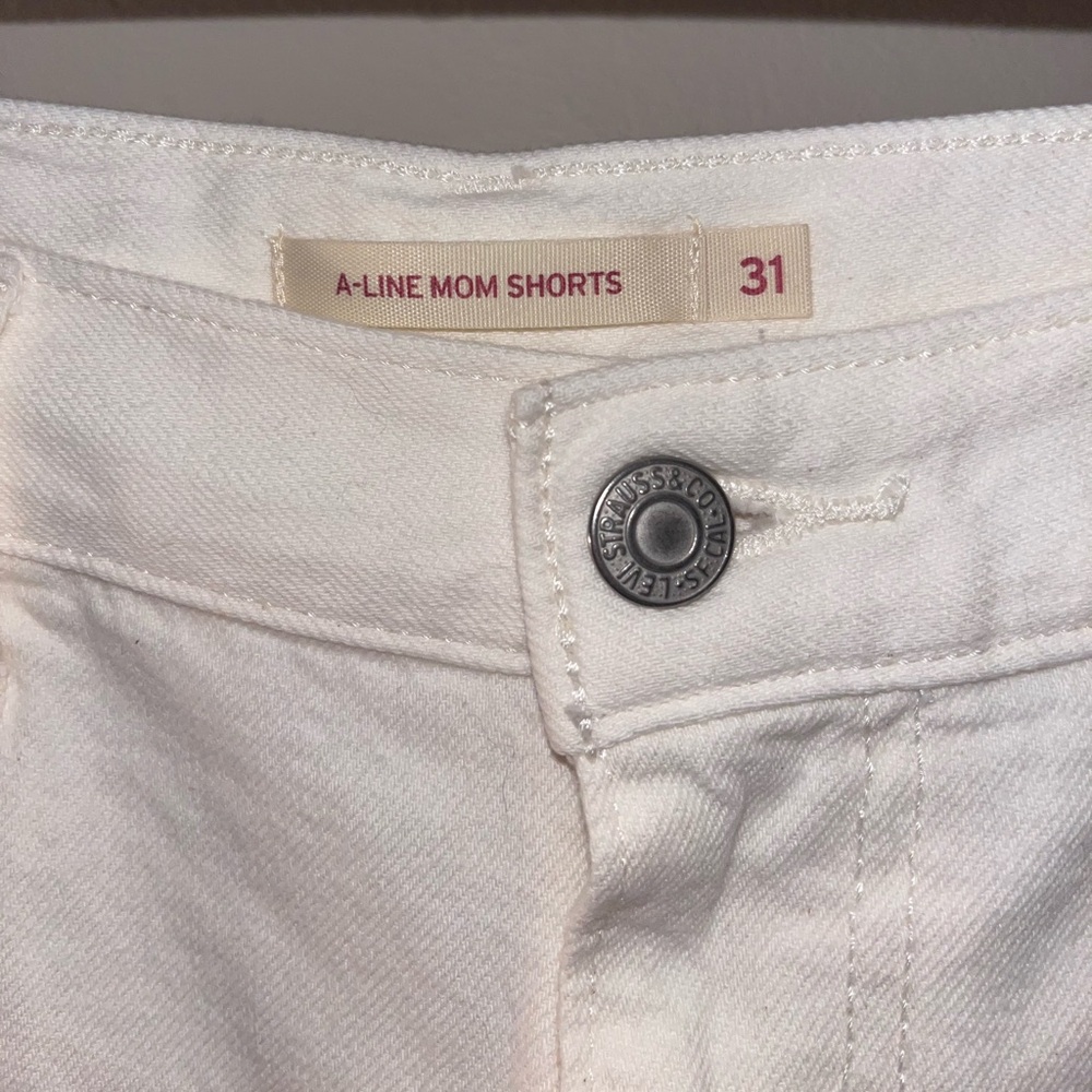 Levi's A-Line Mom Denim Jeans Shorts "Want Not" Off White - Picture 2 of 6